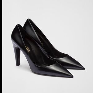 Classic Black Pointed Leather Pumps - Prada